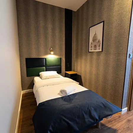 Elegant Aparthotel Poznan