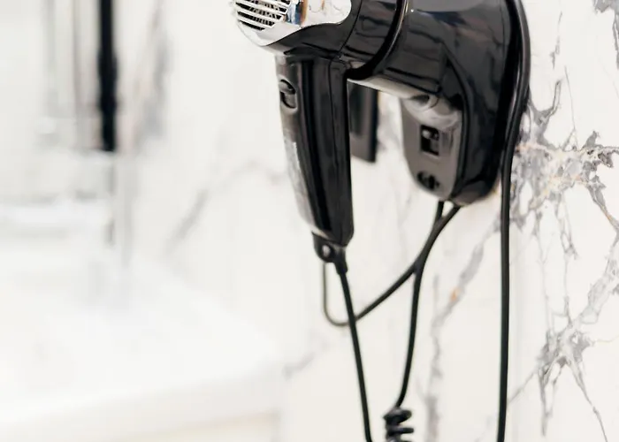 Elegant Aparthotel 4*