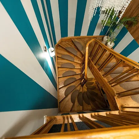 Elegant ポズナン