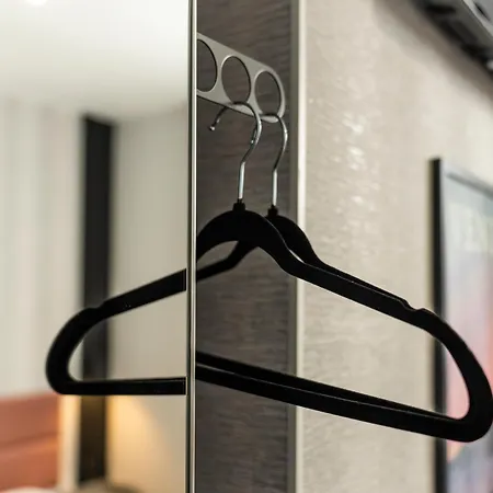 Elegant アパートホテル