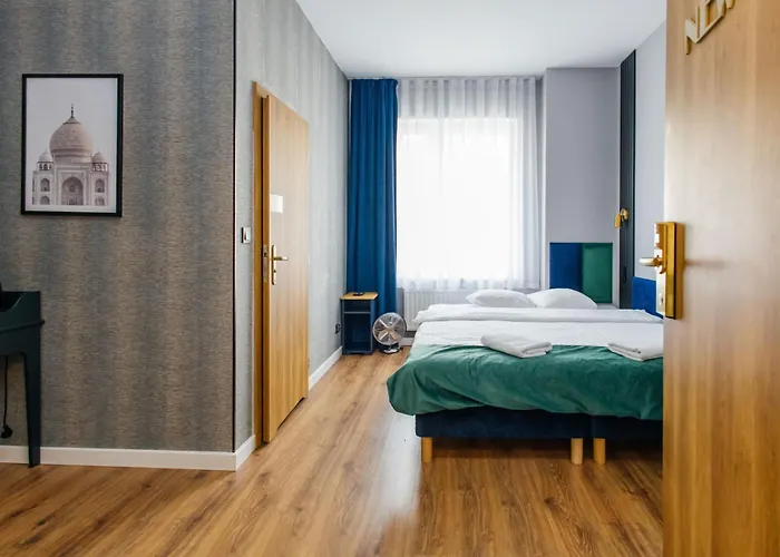 Elegant Познань