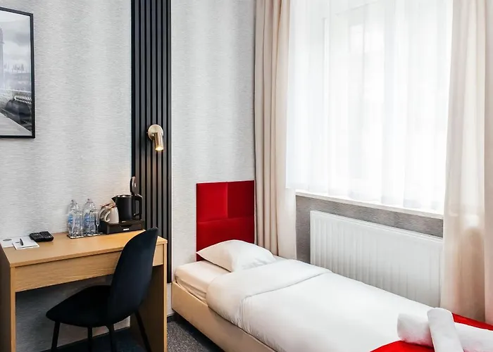 Elegant Познань